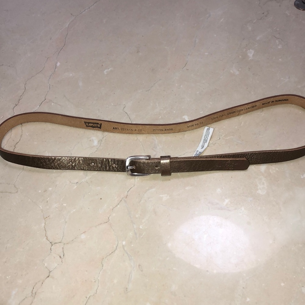 Levi’s skinny belt